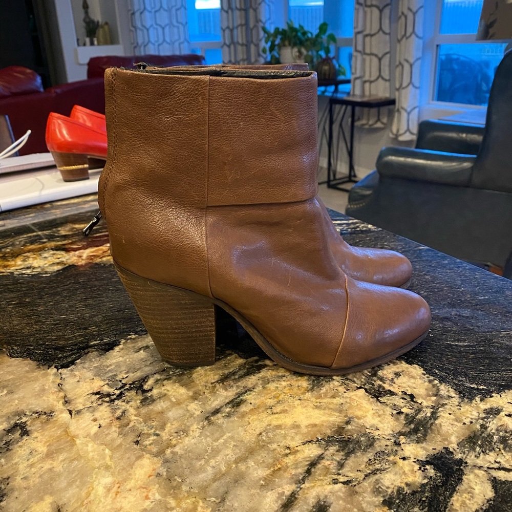 Zippered ankle boots